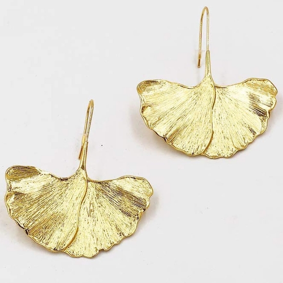 Gold Gingko Biloba Leaf Earrings 3D Nature Leaves Modern Botanical Statement - Picture 6 of 6